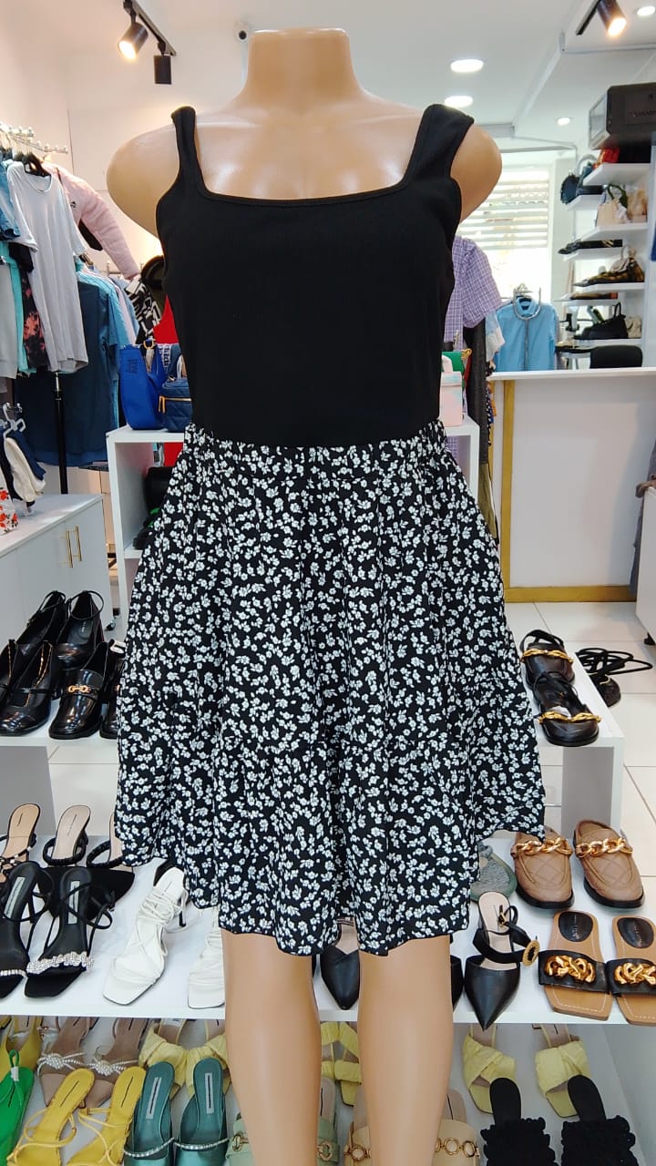 Black & White Floral A-Line Dress – Shein (Size: Medium)